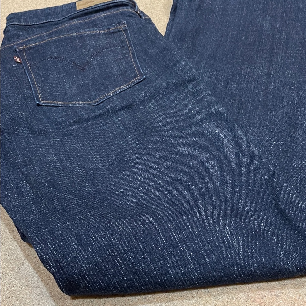 Levi’s Slight Curve Boot Cut Stretch Size 8M